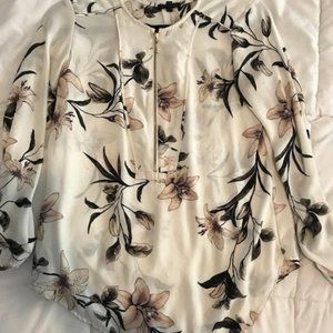 Dynamite Flowered Blouse